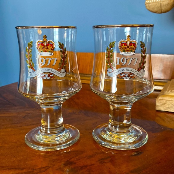 3 For $25 Queen Elizabeth’s Silver Jubilee Glassware - Picture 1 of 4